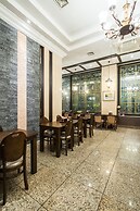 Hotel Aura