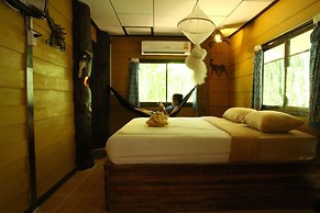 Khao Sok Tree House