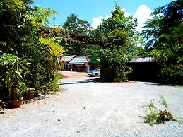 Khao Sok Tree House