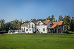 Lydinge Resort