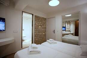 Anagram Hotel