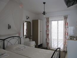 Castellino Studios
