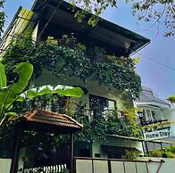Reds Residency - Homestay