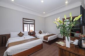 Jade Hotel