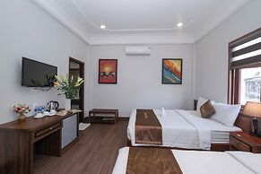 Jade Hotel