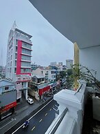 Jade Hotel