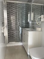 Apartamentos La Roca Rentals