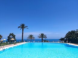 Apartamentos La Roca Rentals