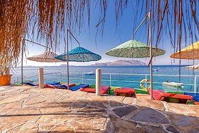 Amphora Hotel