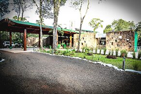 Rainforest Hotel & Cabañas