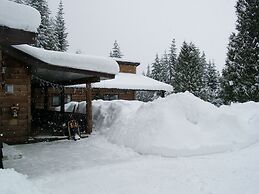 Shames Country Lodge