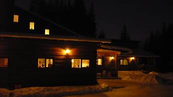 Shames Country Lodge