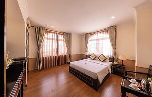 Boulevard Hotel