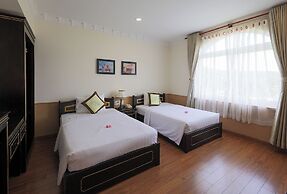 Boulevard Hotel