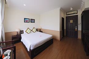 Boulevard Hotel