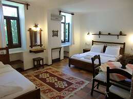Happy Caretta Hotel