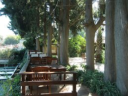 Happy Caretta Hotel