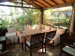 Happy Caretta Hotel