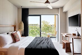 The Syntopia Hotel