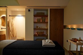 The Syntopia Hotel