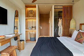 The Syntopia Hotel