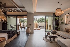The Syntopia Hotel