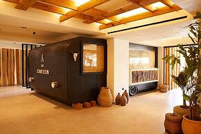 The Syntopia Hotel
