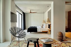The Syntopia Hotel