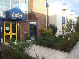 Rev'Hotel Coignières