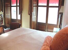 Villahernan Hotel
