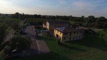 Ca' del Rio Resort