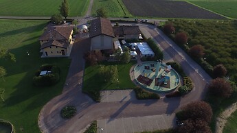 Ca' del Rio Resort
