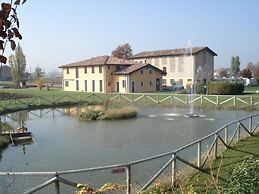 Ca' del Rio Resort