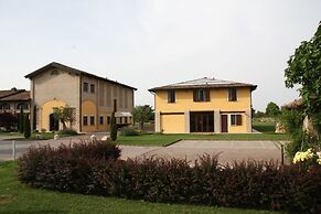 Ca' del Rio Resort