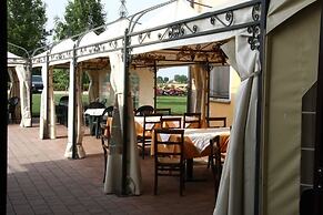 Ca' del Rio Resort