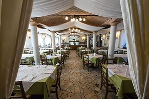 Ca' del Rio Resort