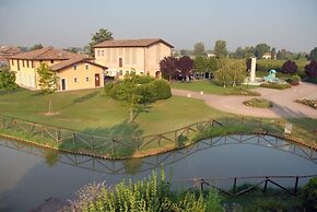 Ca' del Rio Resort