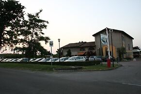 Ca' del Rio Resort