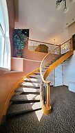 Misty Mountain Inn and Suites