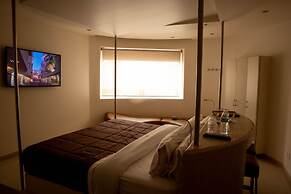 Love Hotel Kron