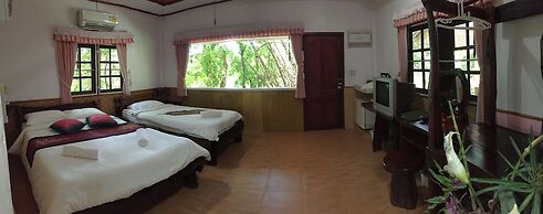 Saiyok River House