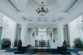 Adhiwangsa Hotel & Convention Hall