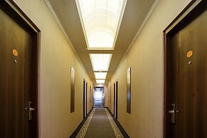 Adhiwangsa Hotel & Convention Hall
