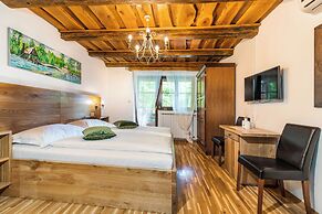 Plitvica Lodge