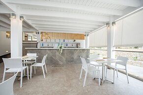 Lindos White Hotel & Suites