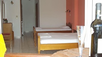 Hotel Papagalos