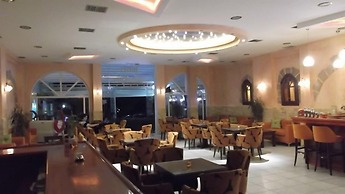 Hotel Papagalos