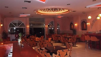 Hotel Papagalos