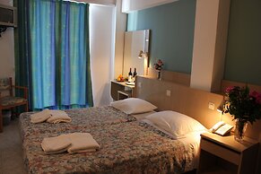 Moschos Hotel