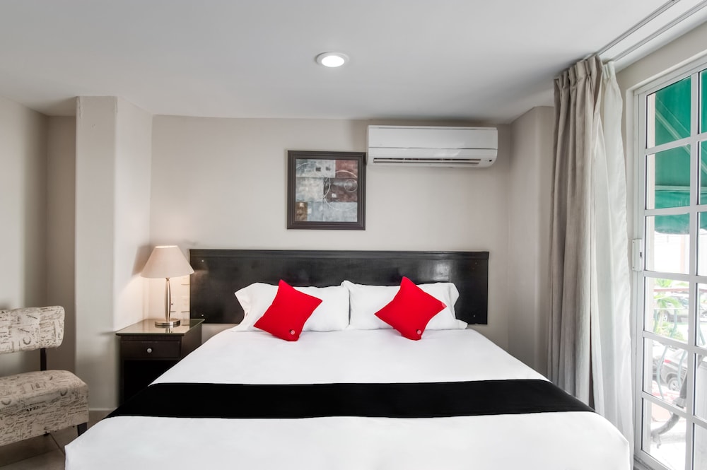 Boca Inn Hotel & Suites